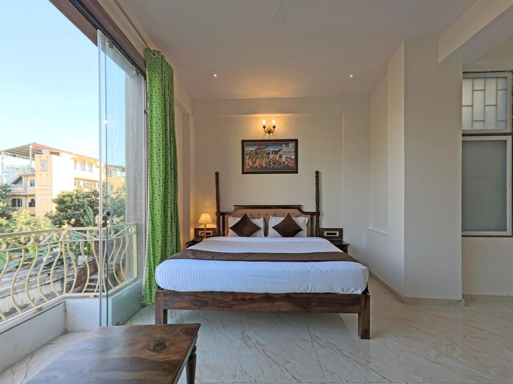 Dera Pichola- A Lake Facing Boutique Hotel Udaipur Bagian luar foto