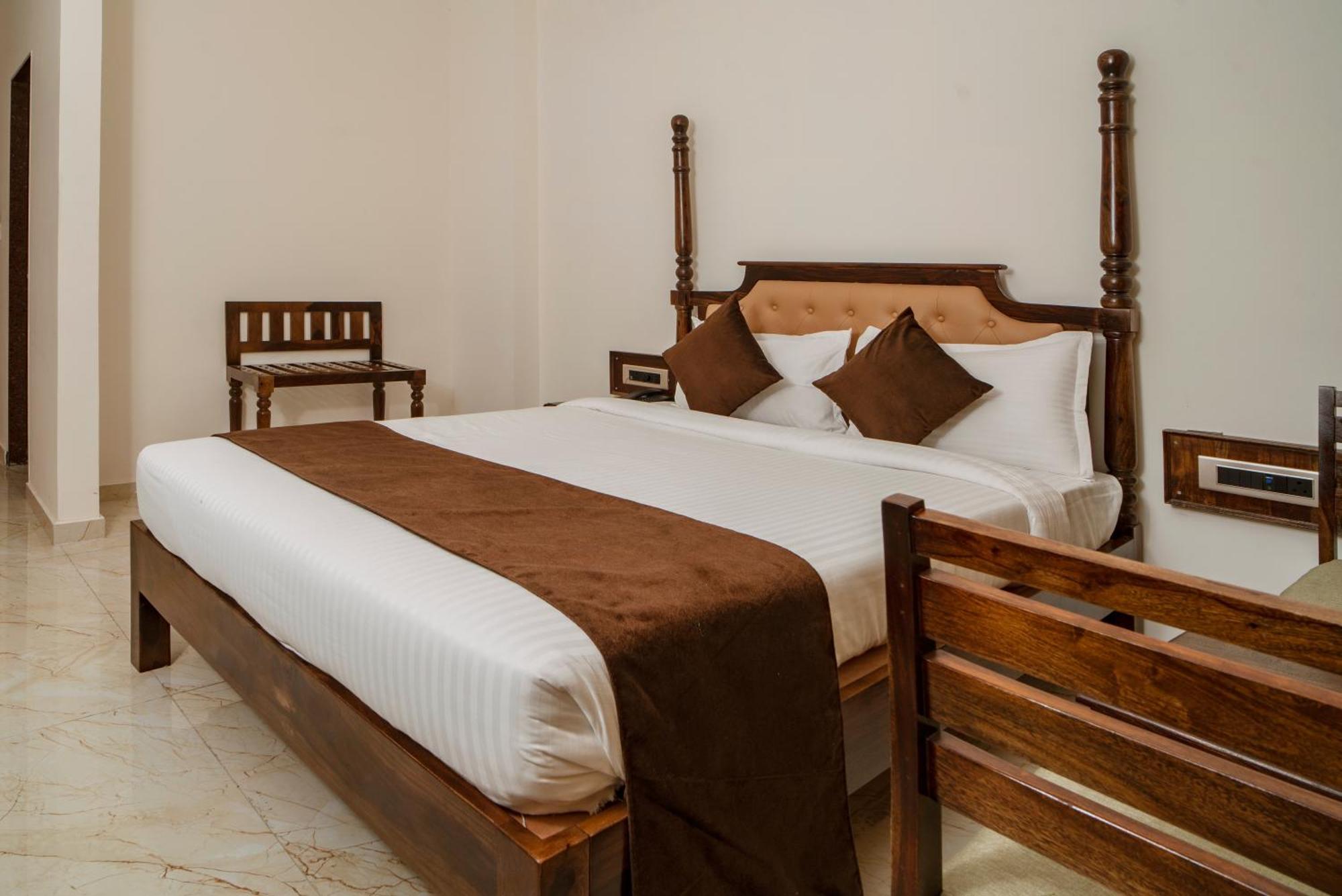 Dera Pichola- A Lake Facing Boutique Hotel Udaipur Bagian luar foto
