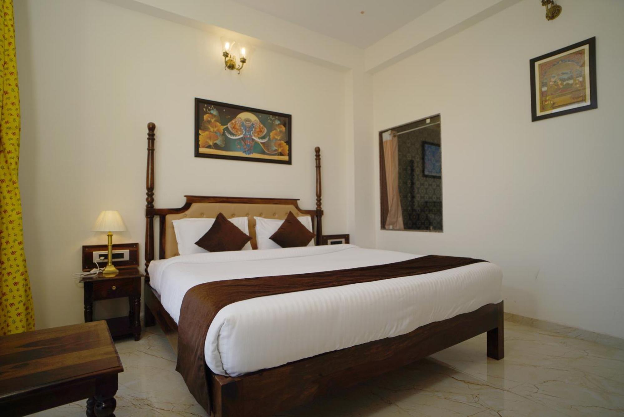 Dera Pichola- A Lake Facing Boutique Hotel Udaipur Bagian luar foto