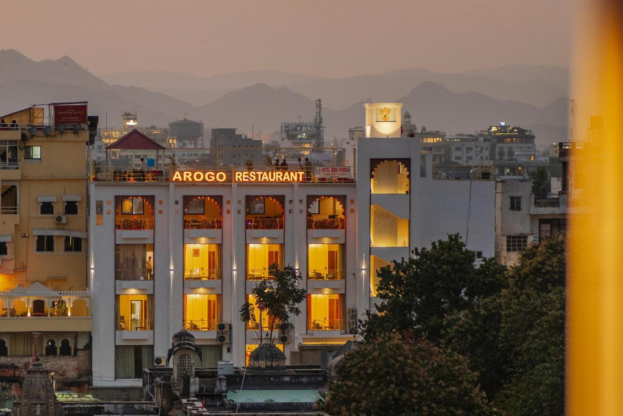 Dera Pichola- A Lake Facing Boutique Hotel Udaipur Bagian luar foto