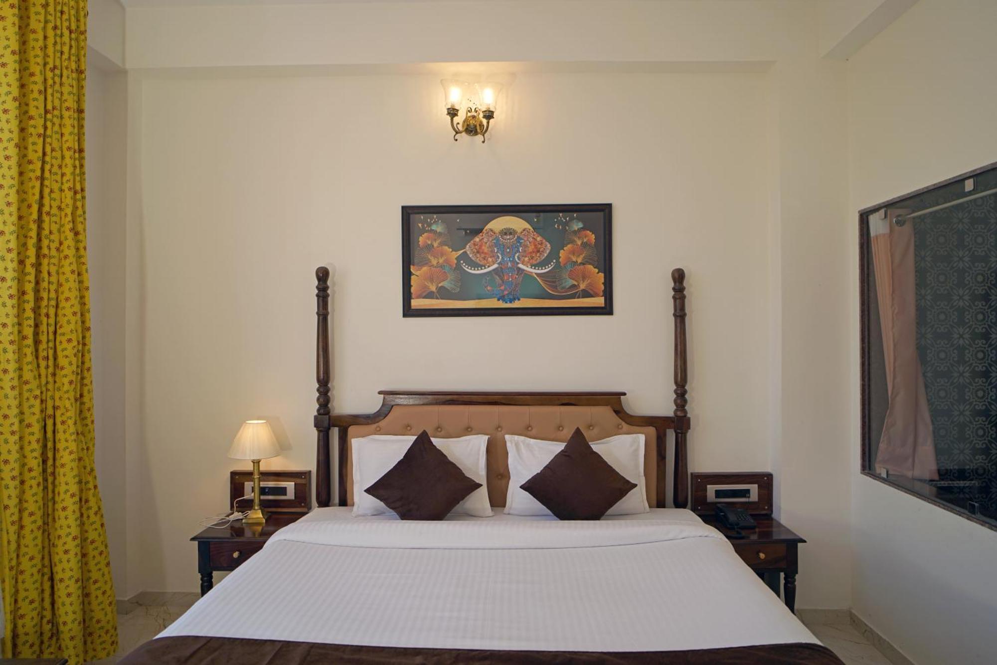 Dera Pichola- A Lake Facing Boutique Hotel Udaipur Bagian luar foto